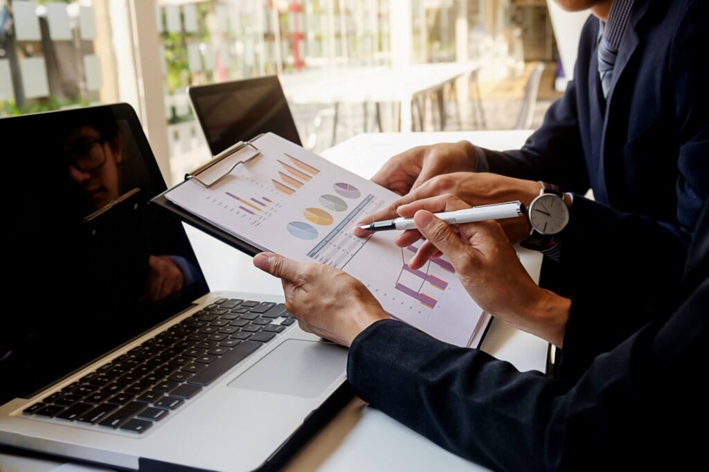 finance businessman success person workplace accounting 1418 78.jpg
